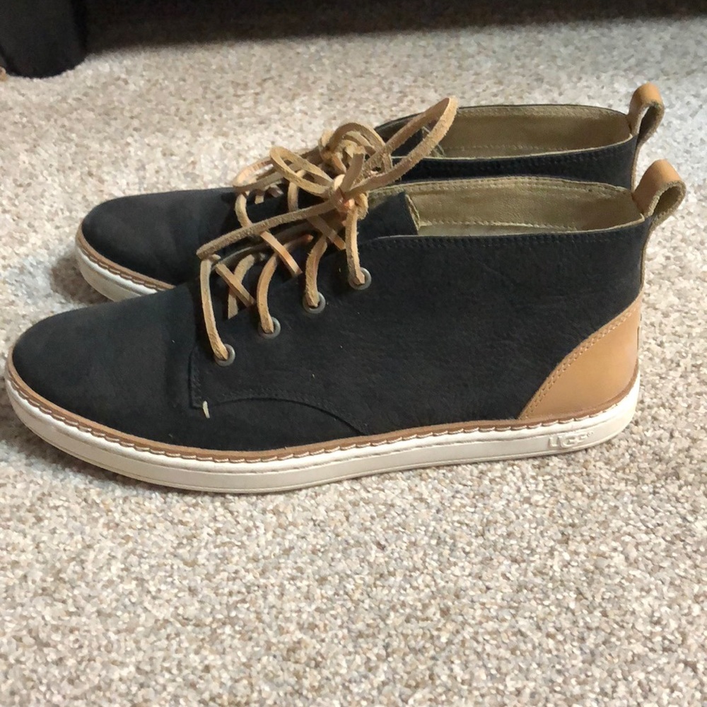 Woman’s ugg casual shoes